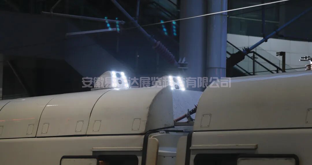 为什么有的动车组“一闪一闪”？